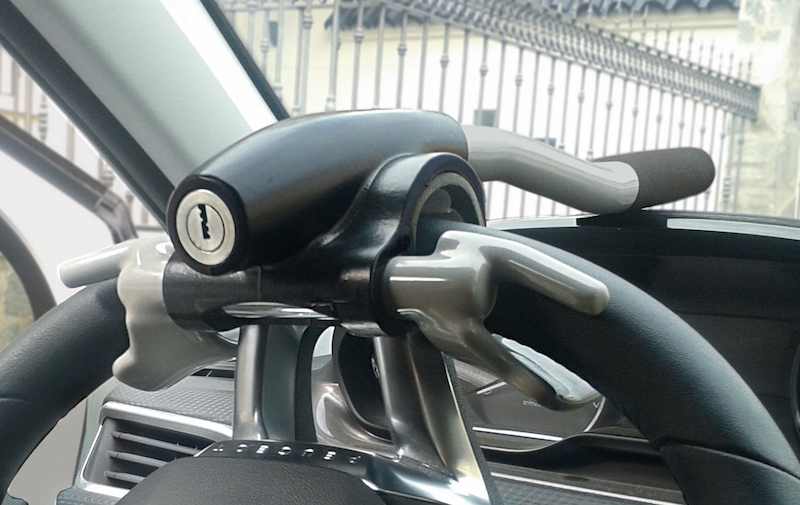 antivol auto barre volant tableau bord artago 869 3