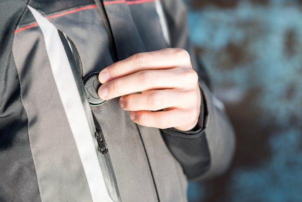 cle traceur gps monimoto moto scooter veste